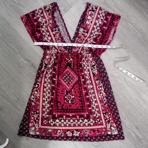 Boho Tunic Dress Plunge Neckline Red/Black Geo Pattern Dolman Sleeve - Picture 10 of 12